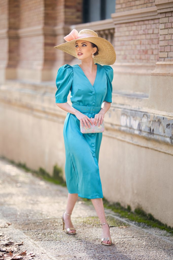 Vestido raso mangas desmontables turquesa