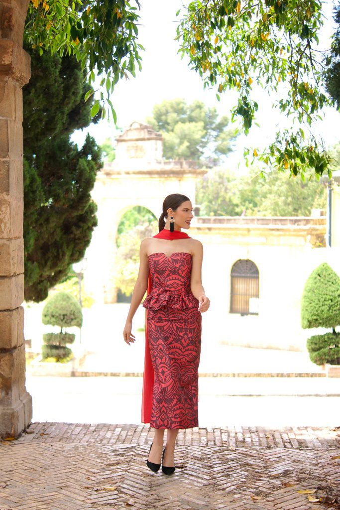 Top palabra de honor volantes estampado rojo