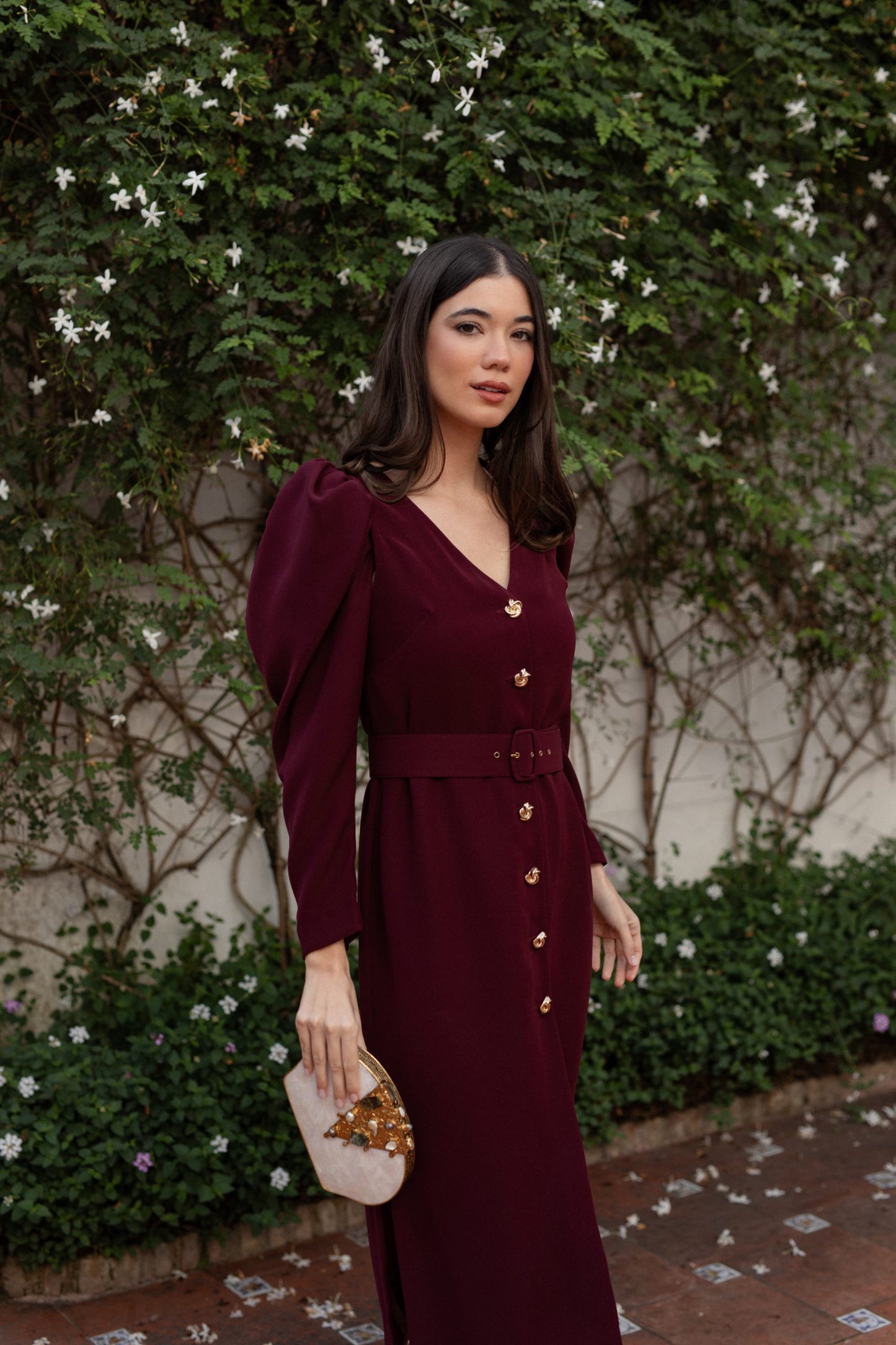 Vestido midi granate con mangas desmontables
