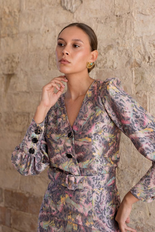 Blusa estampada rosa y gris