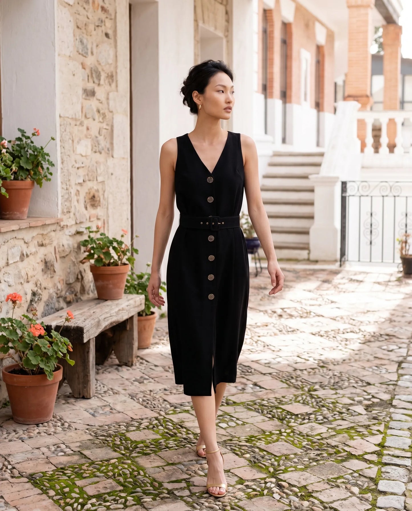 Vestido midi negro con mangas desmontables