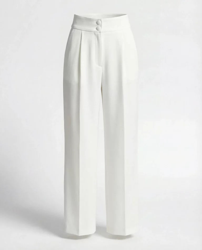 Pantalón recto de crepé blanco con botón forrado