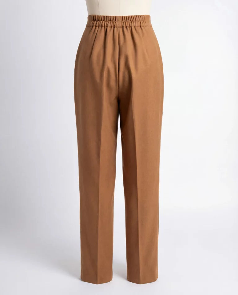 Pantalón recto ocre con botón forrado negro