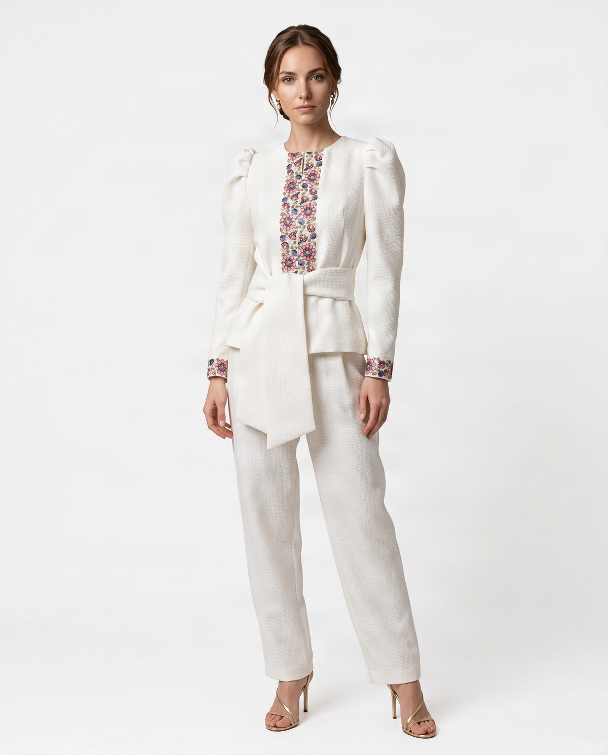 Chaqueta de Tweed con Bordado Floral y Lazada