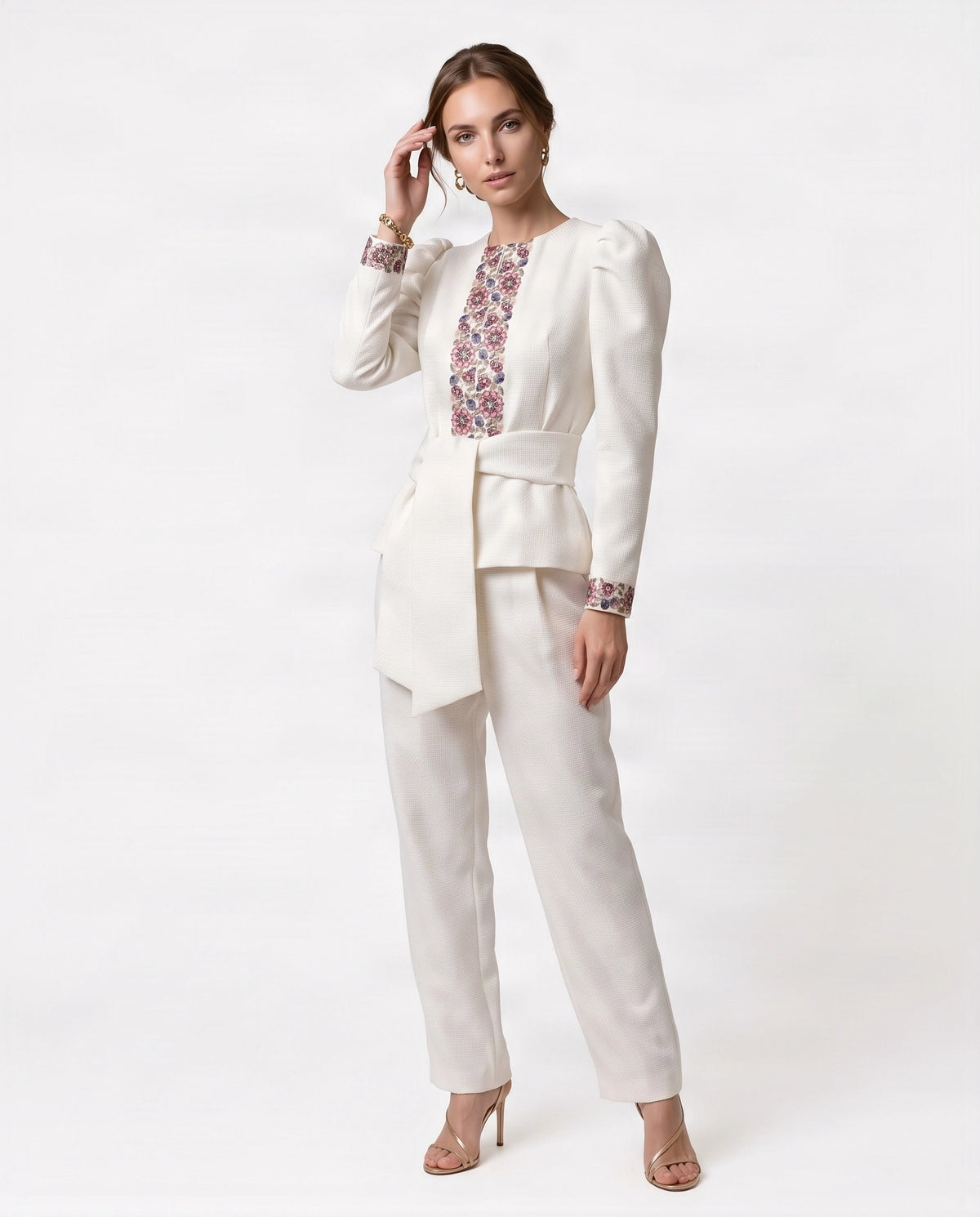 Chaqueta de Tweed con Bordado Floral y Lazada