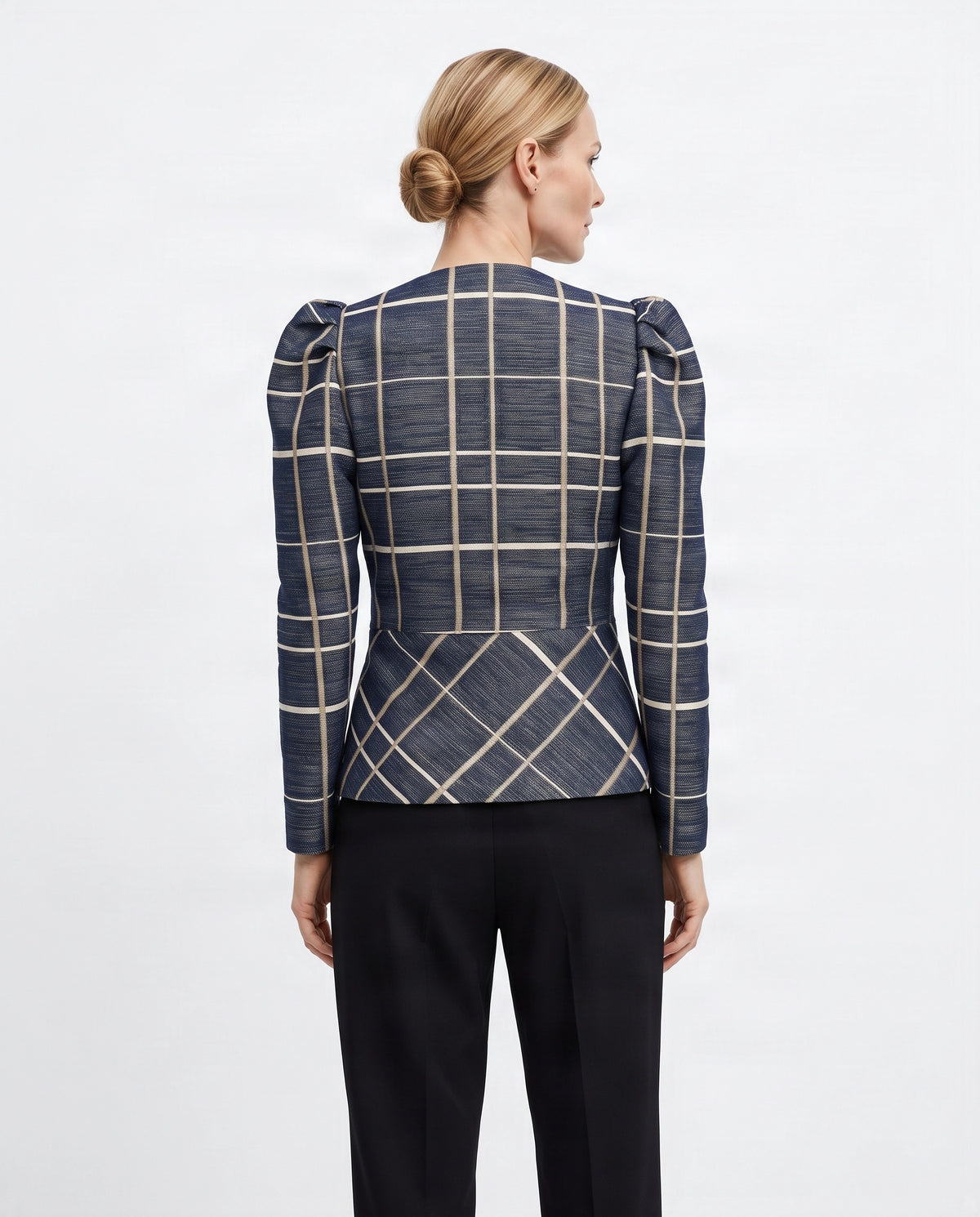 Chaqueta tejido rústico gris y raya dorada